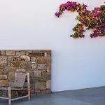 Ξενοδοχείο Trinity Mykonos - Beachfront 3*