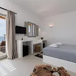 Trinity Mykonos - Beachfront Ξενοδοχείο
