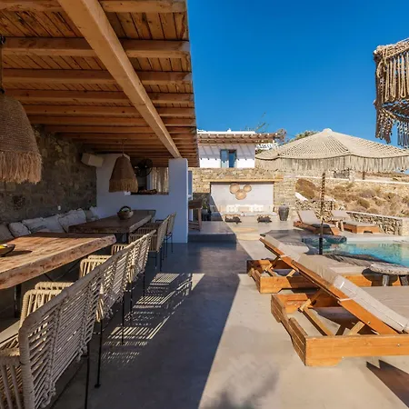 Trinity Mykonos - Beachfront Szálloda