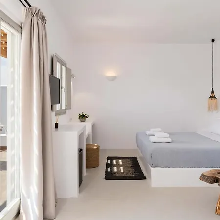Trinity Mykonos - Beachfront Платис Ялос