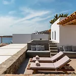 Trinity Mykonos - Beachfront 普拉迪斯亚罗斯